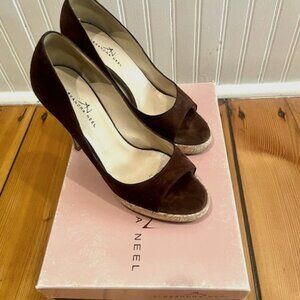 Alexandra Neel women's brown suede pumps, 4-inch heel, size 7 1/2.